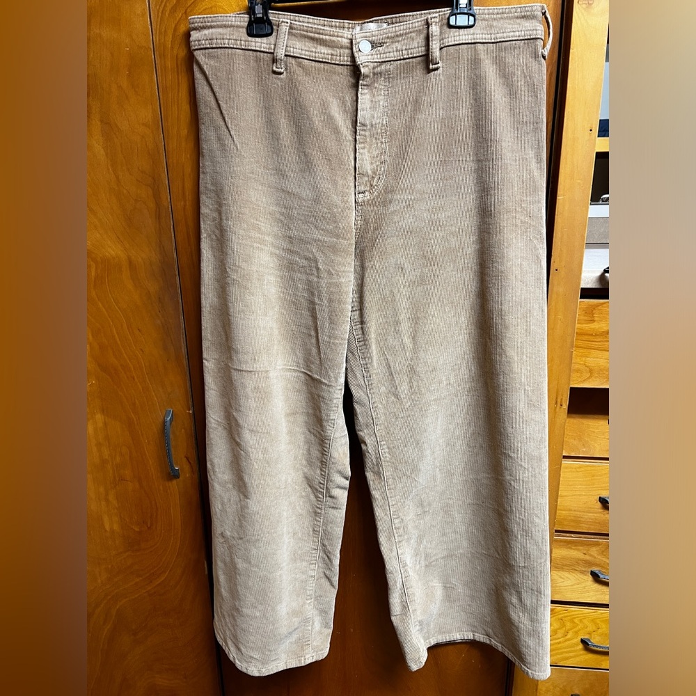 Universal Thread Women's Beige Corduroy Pants